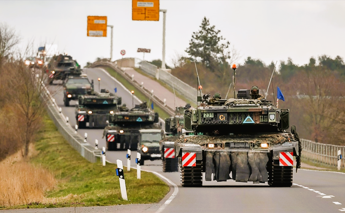 US-Panzer rollen über deutsche Autobahn - Bürger beunruhigt! Wo wollen die Kampfkolosse hin?
