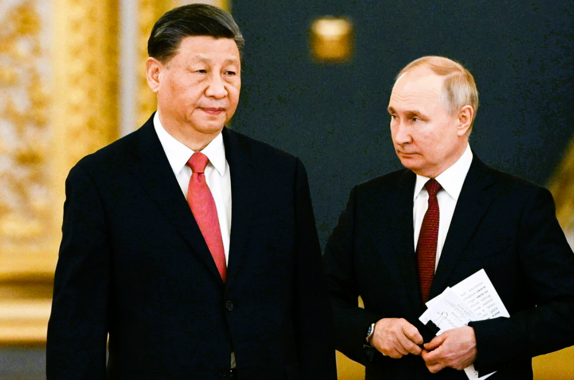 Angst vor Atomschlag! Putin mit Atomkoffer gesichtet - Drohung oder plant der Kreml eine Attacke?