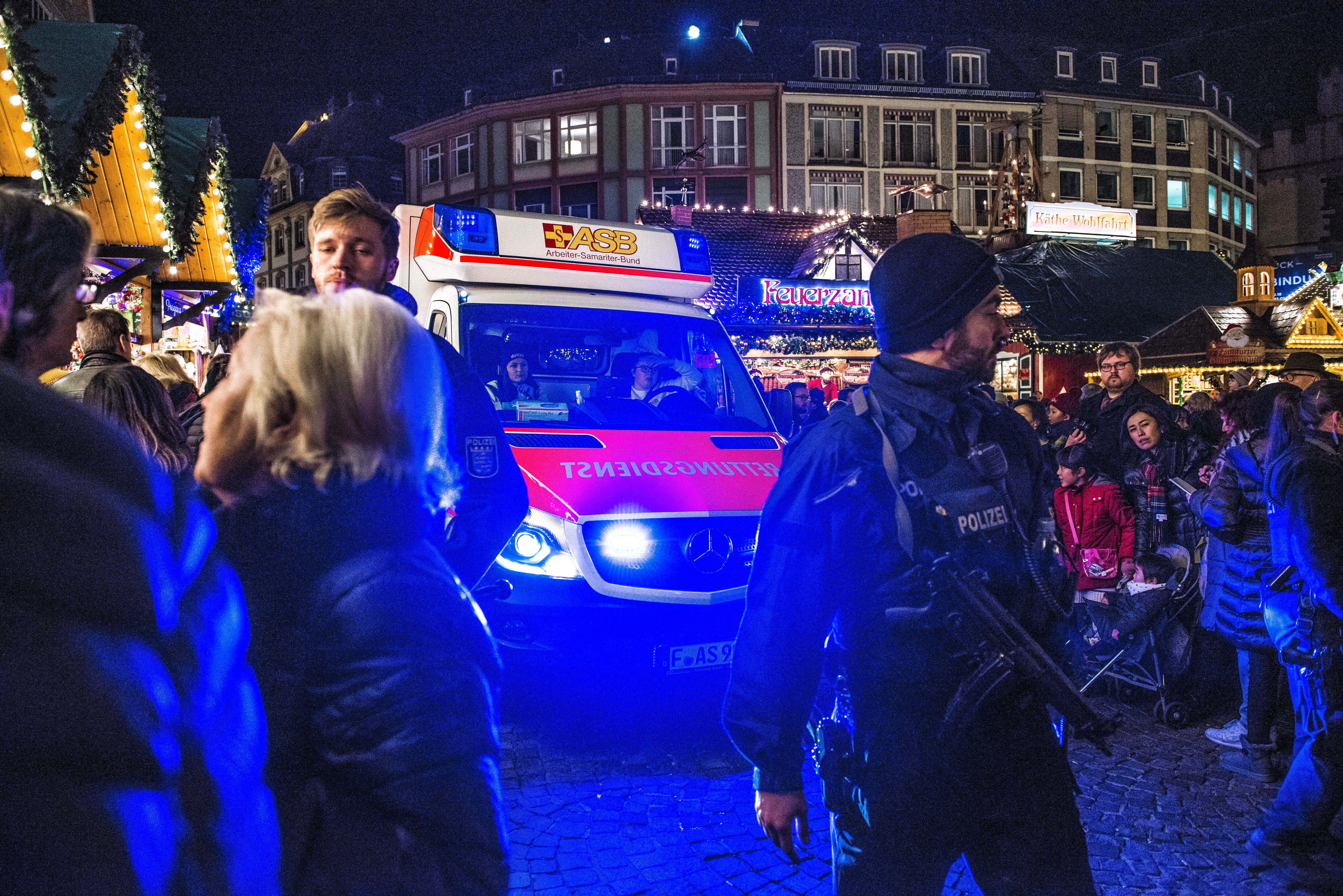 Polizei erschießt mit Messer bewaffneten Mann (49)! 